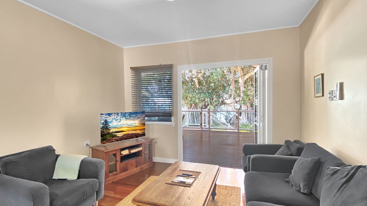 Photo of Livingroom in Picnic Bay