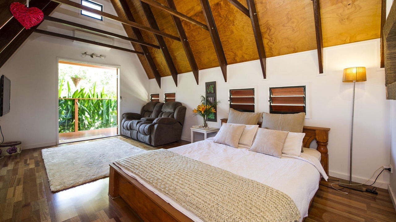 Photo of Bedroom in Nelly Bay