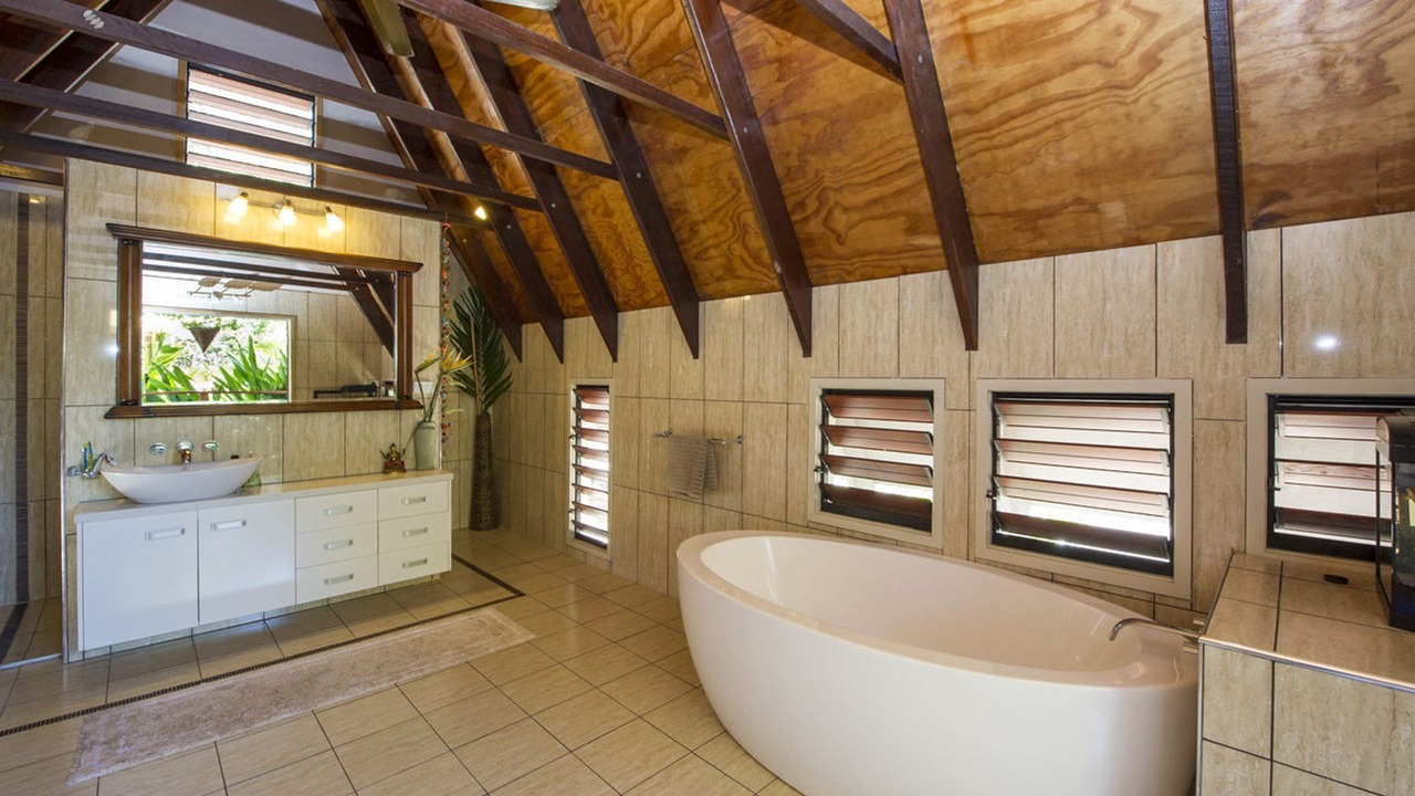 Photo of Bathroom in Nelly Bay