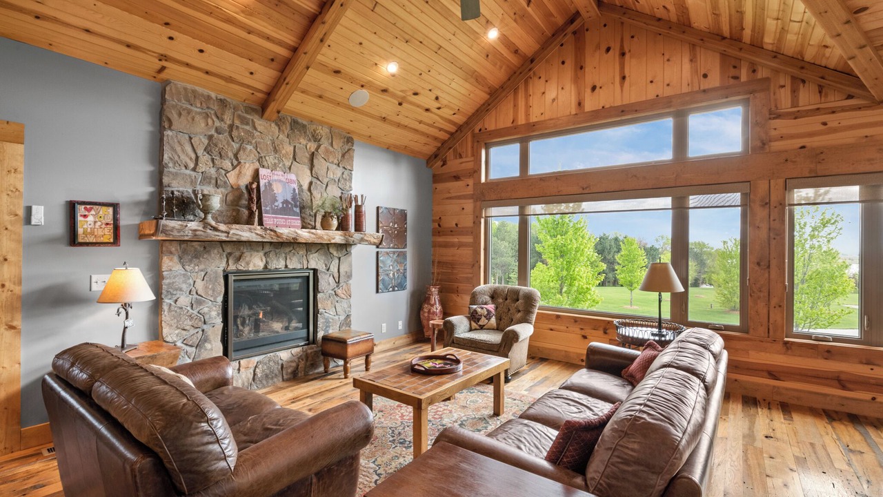 Photo of Livingroom in Elkhorn