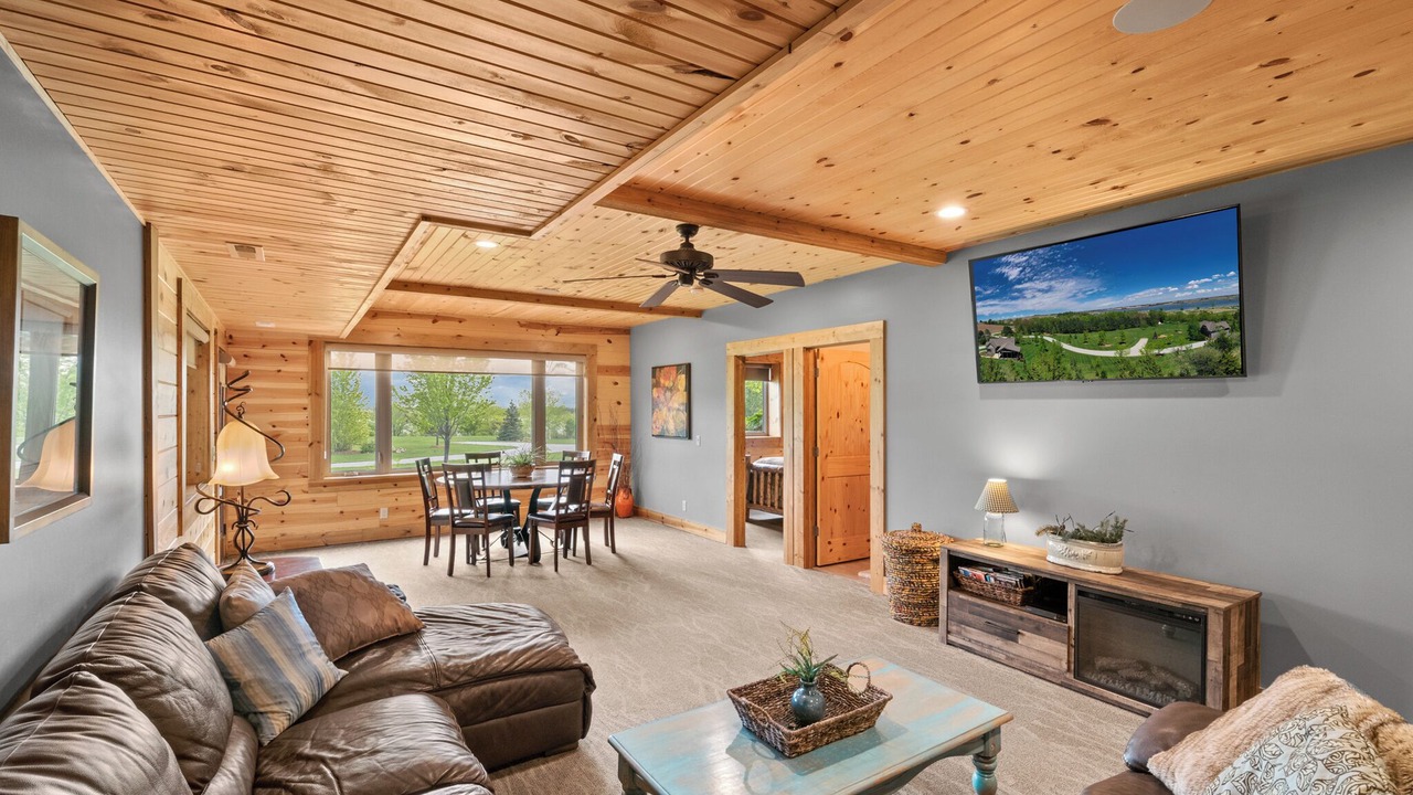 Photo of Bedroom in Elkhorn