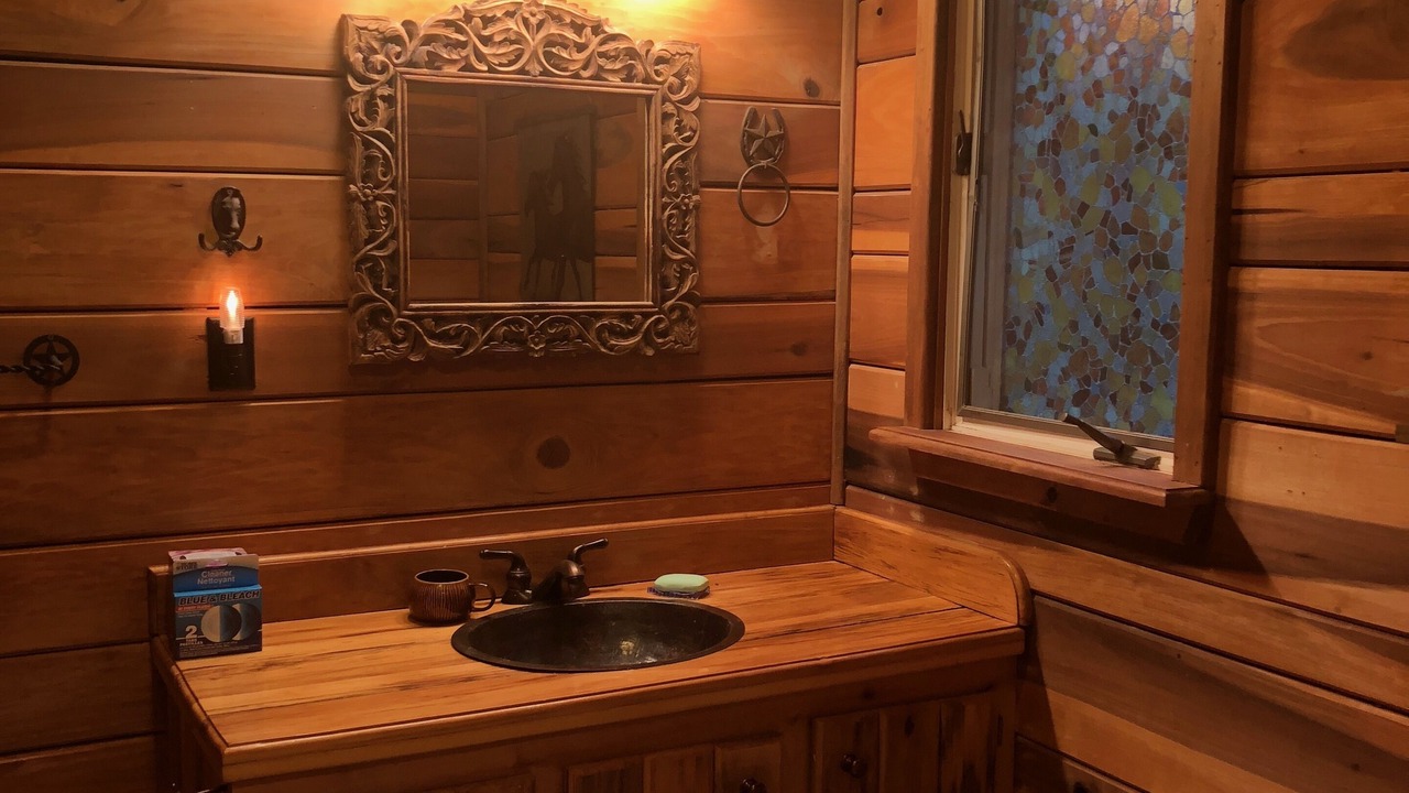Photo of Bathroom in Chickamauga