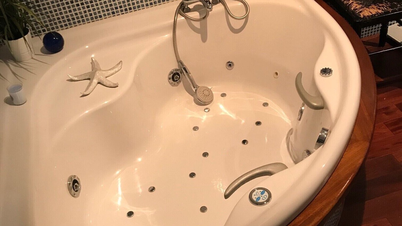 Photo of Bathroom in Saint-Aulaye-Puymangou