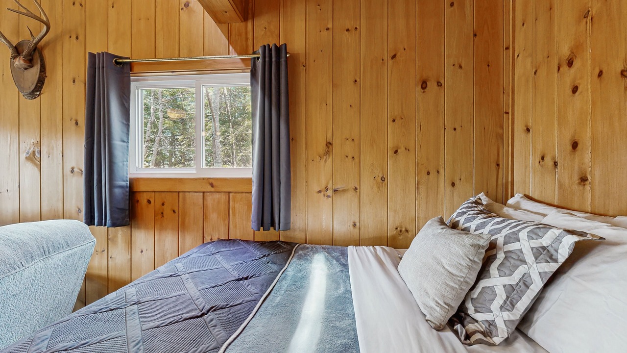 Photo of Bedroom in Ellsworth