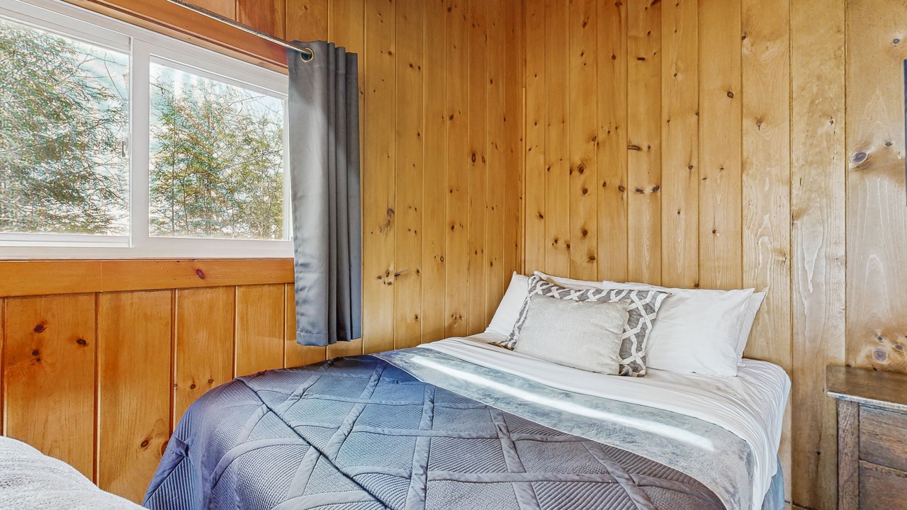 Photo of Bedroom in Ellsworth