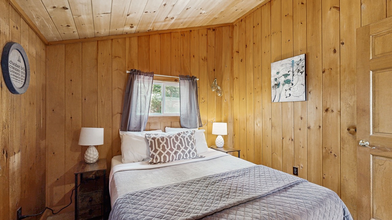 Photo of Bedroom in Ellsworth