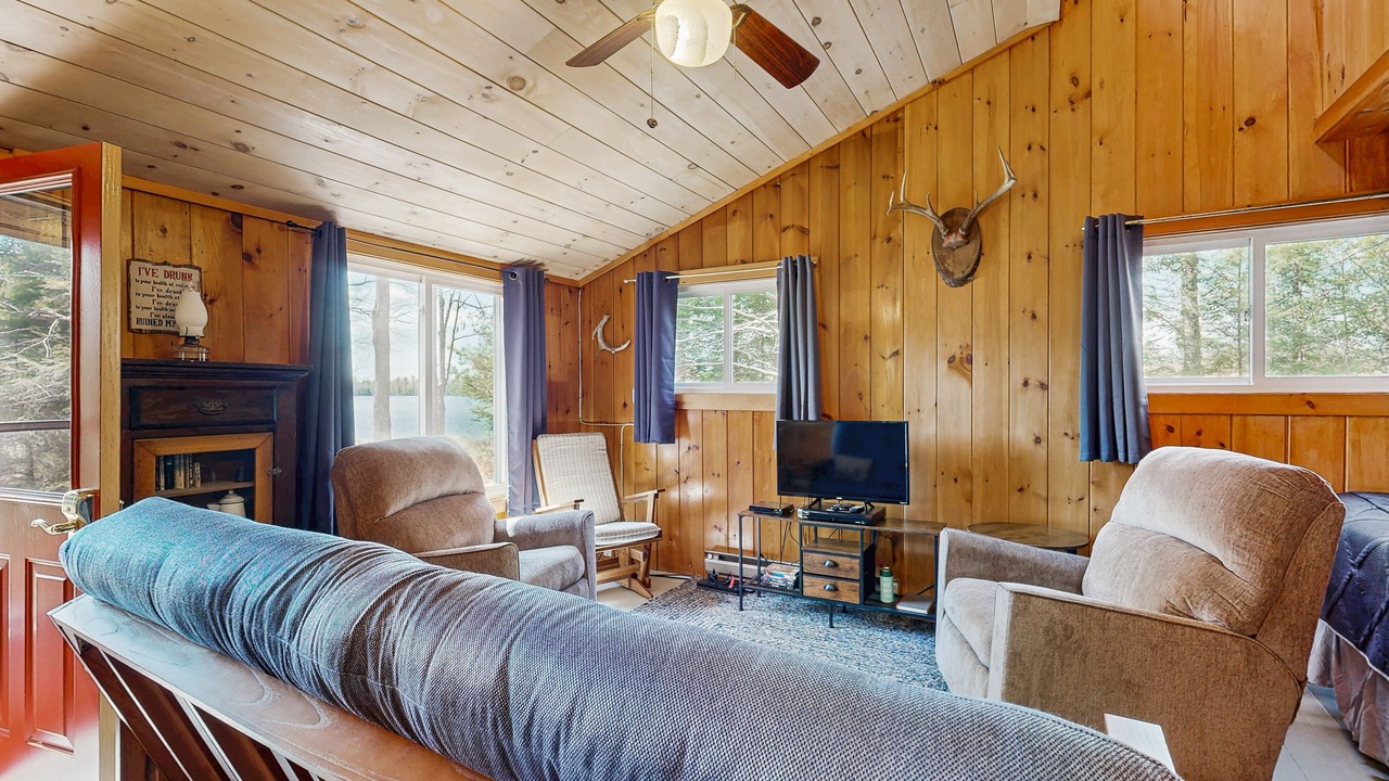 Photo of Livingroom in Ellsworth