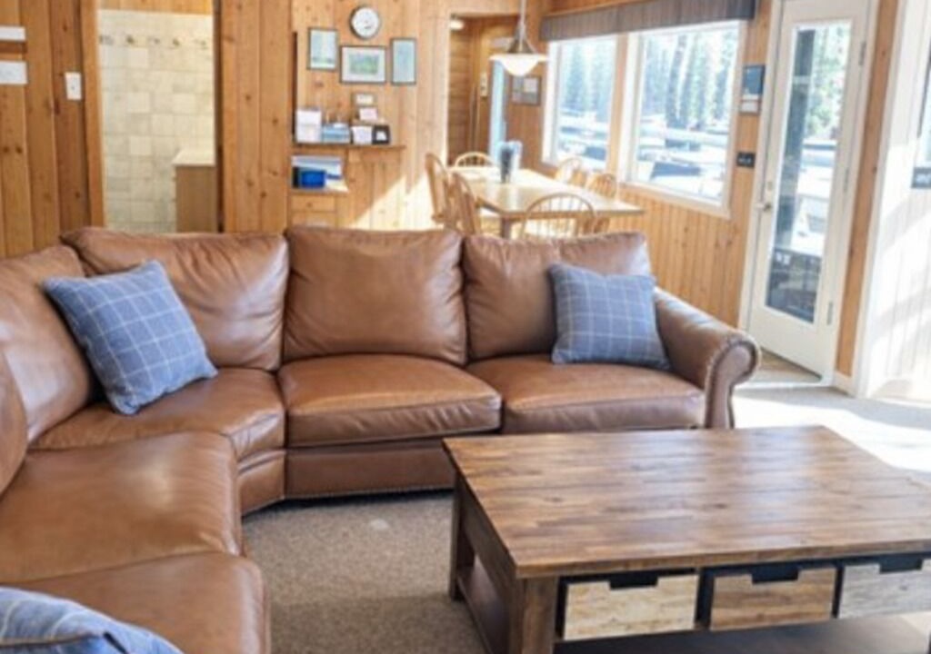 Photo of Livingroom in Lake Delton