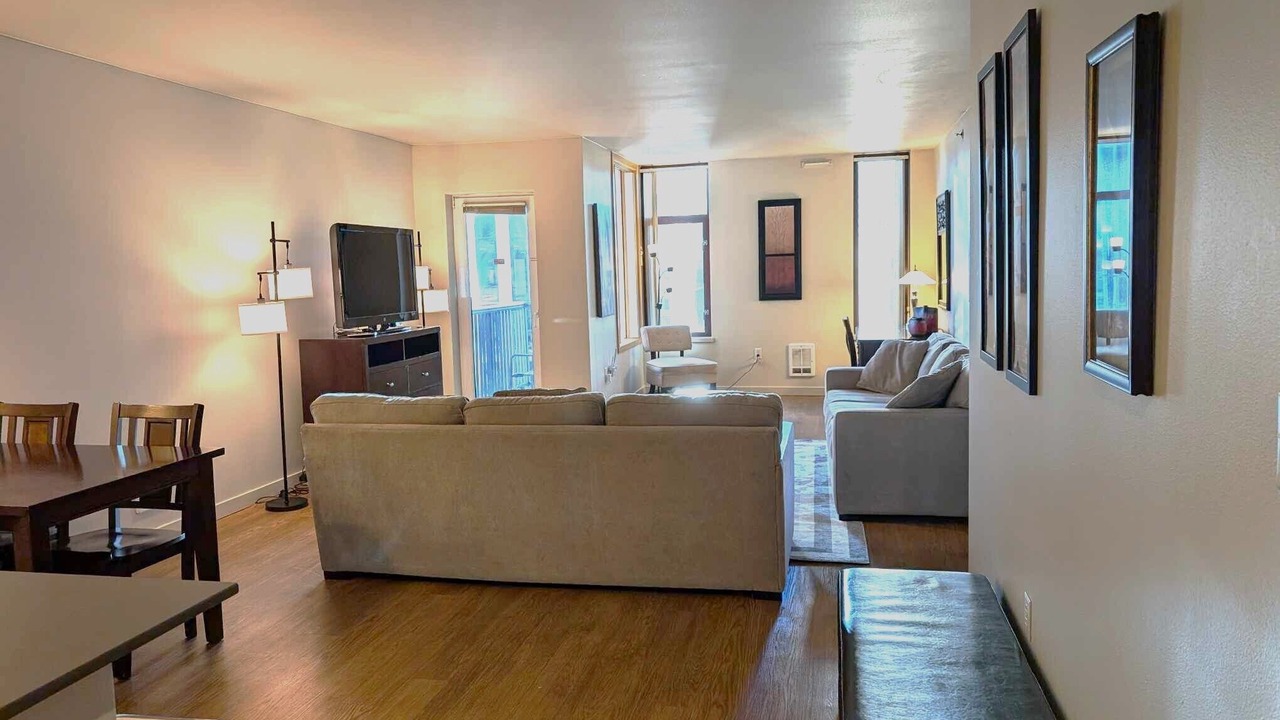 Photo of Livingroom in Downtown Seattle