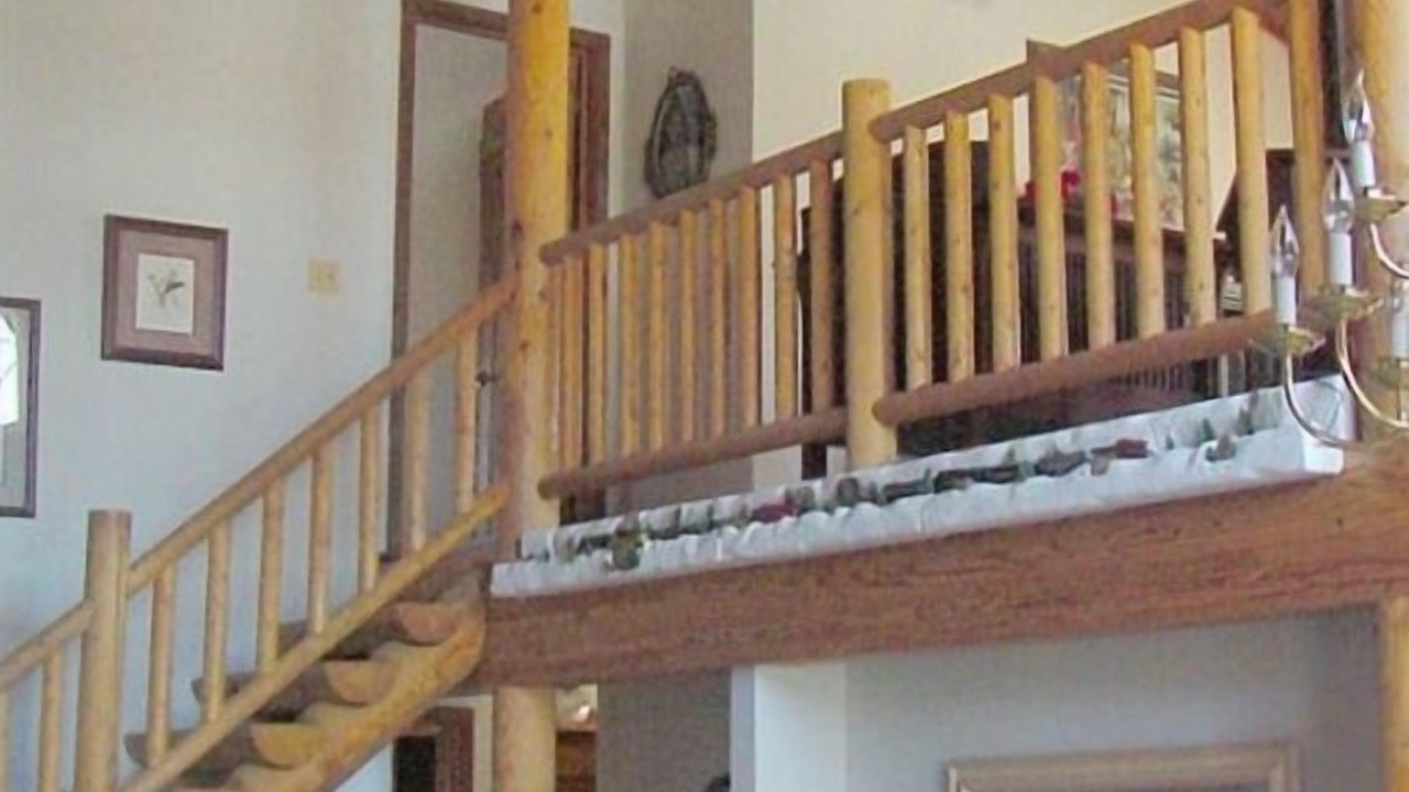 Photo of Others in Hollister