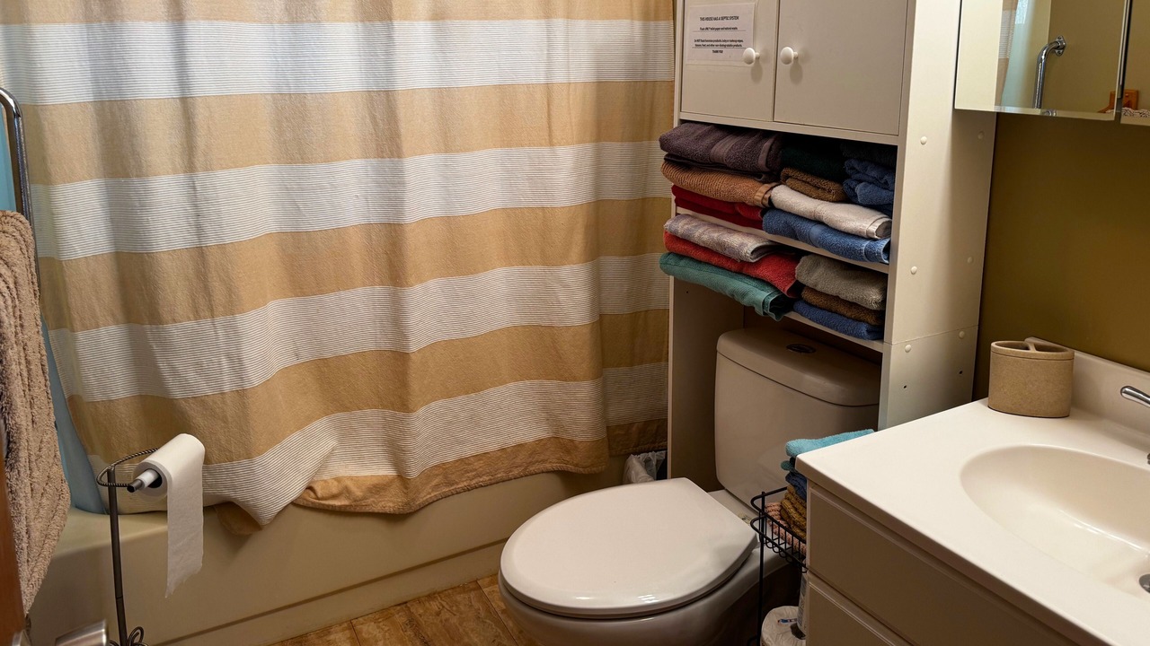 Photo of Bathroom in Leeds and the Thousand Islands