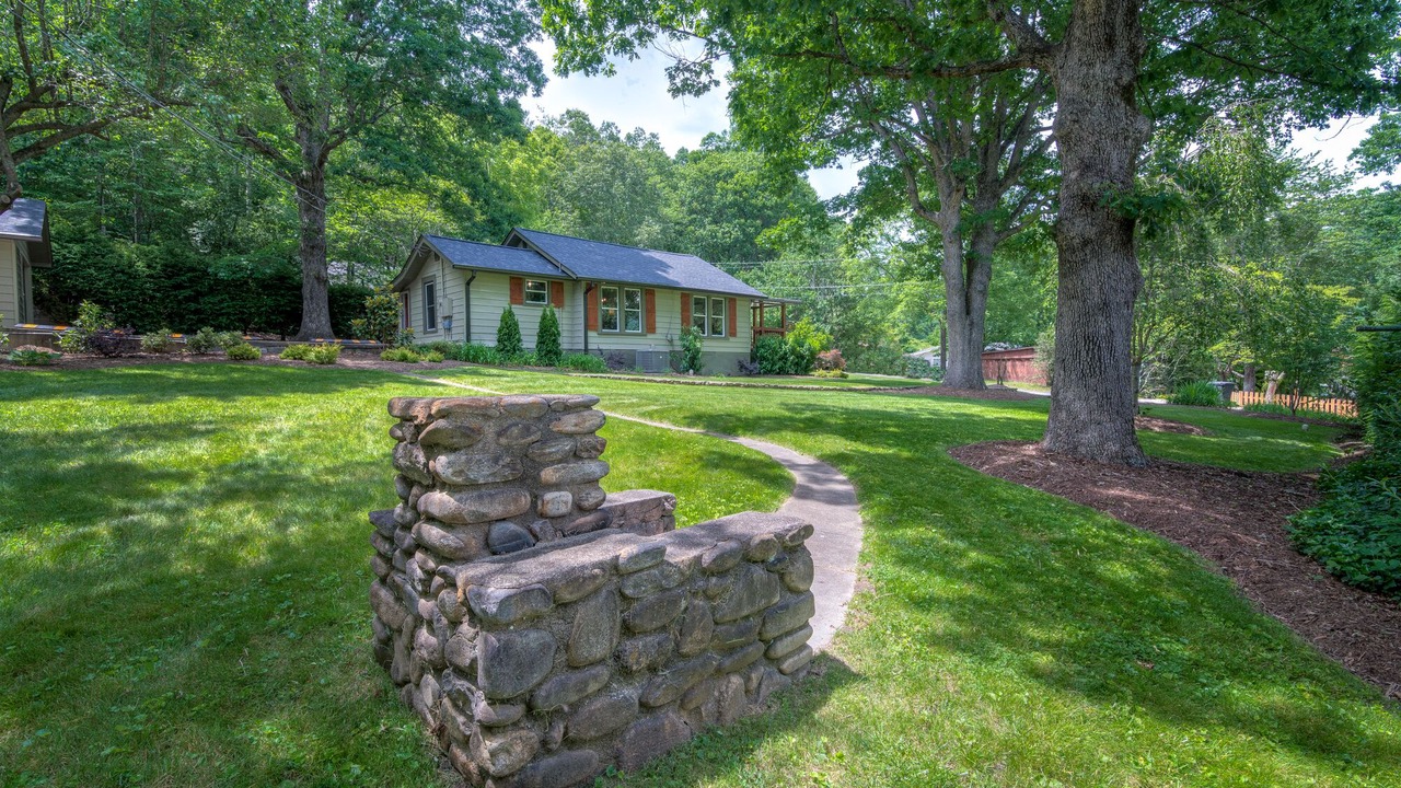 Photo of Outdoor in Black Mountain