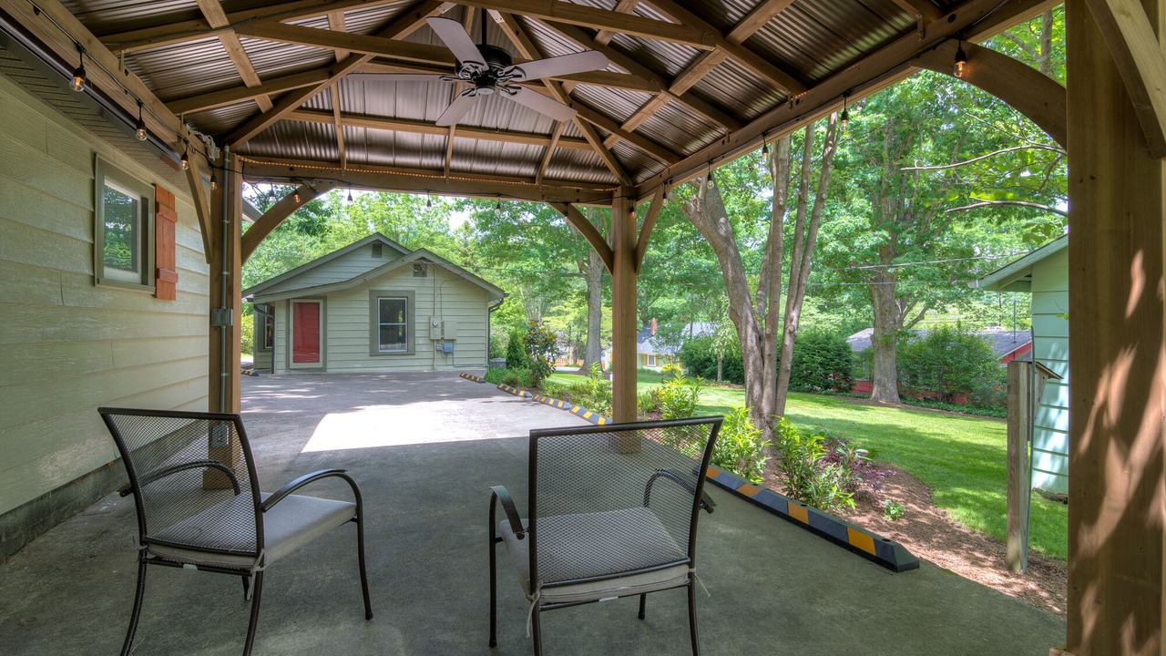 Photo of Patio Balcony in Black Mountain