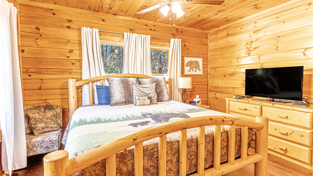 Photo of Bedroom in Lake Lure