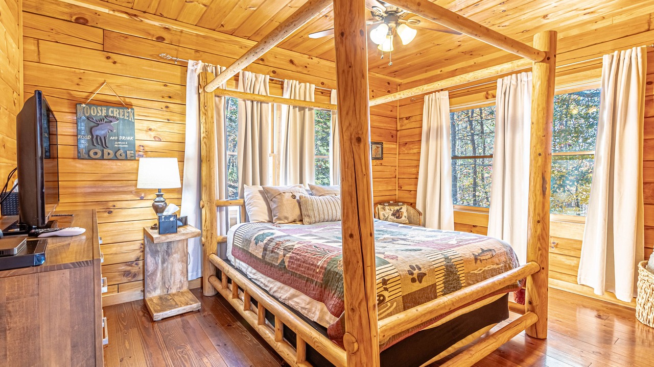 Photo of Bedroom in Lake Lure
