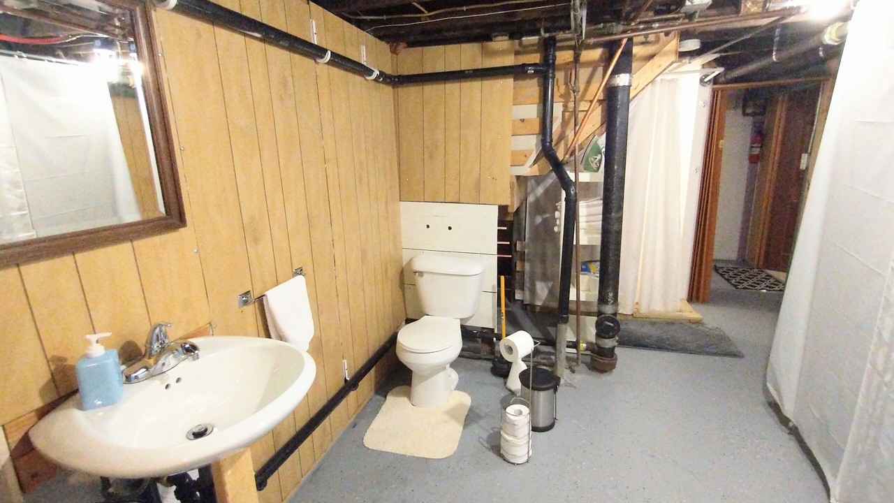 Photo of Bathroom in Summit - University