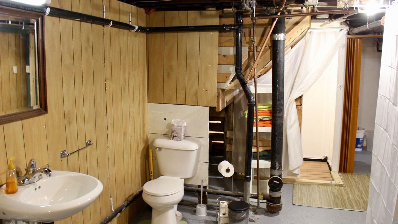 Photo of Bathroom in Summit - University