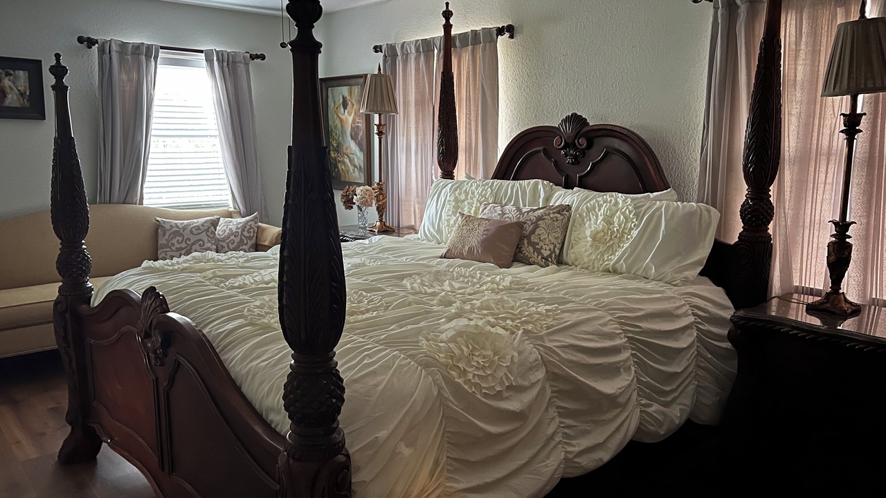 Photo of Bedroom in Kyle