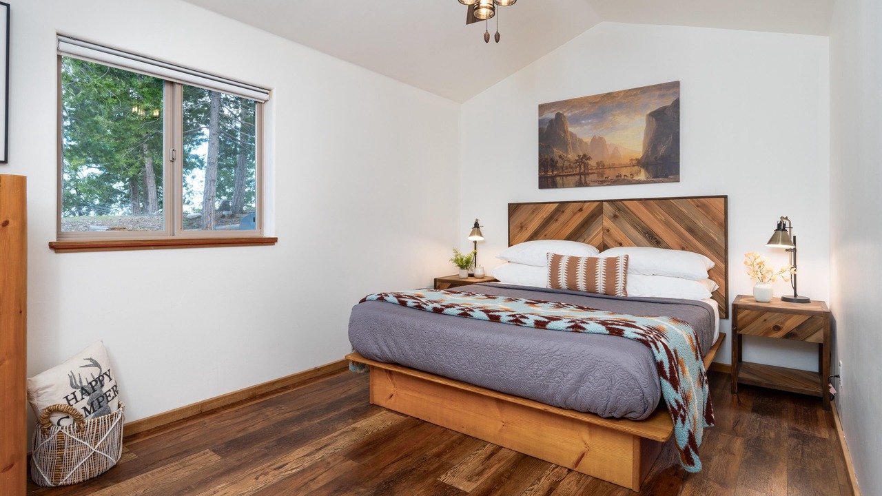 Photo of Bedroom in Yosemite National Park