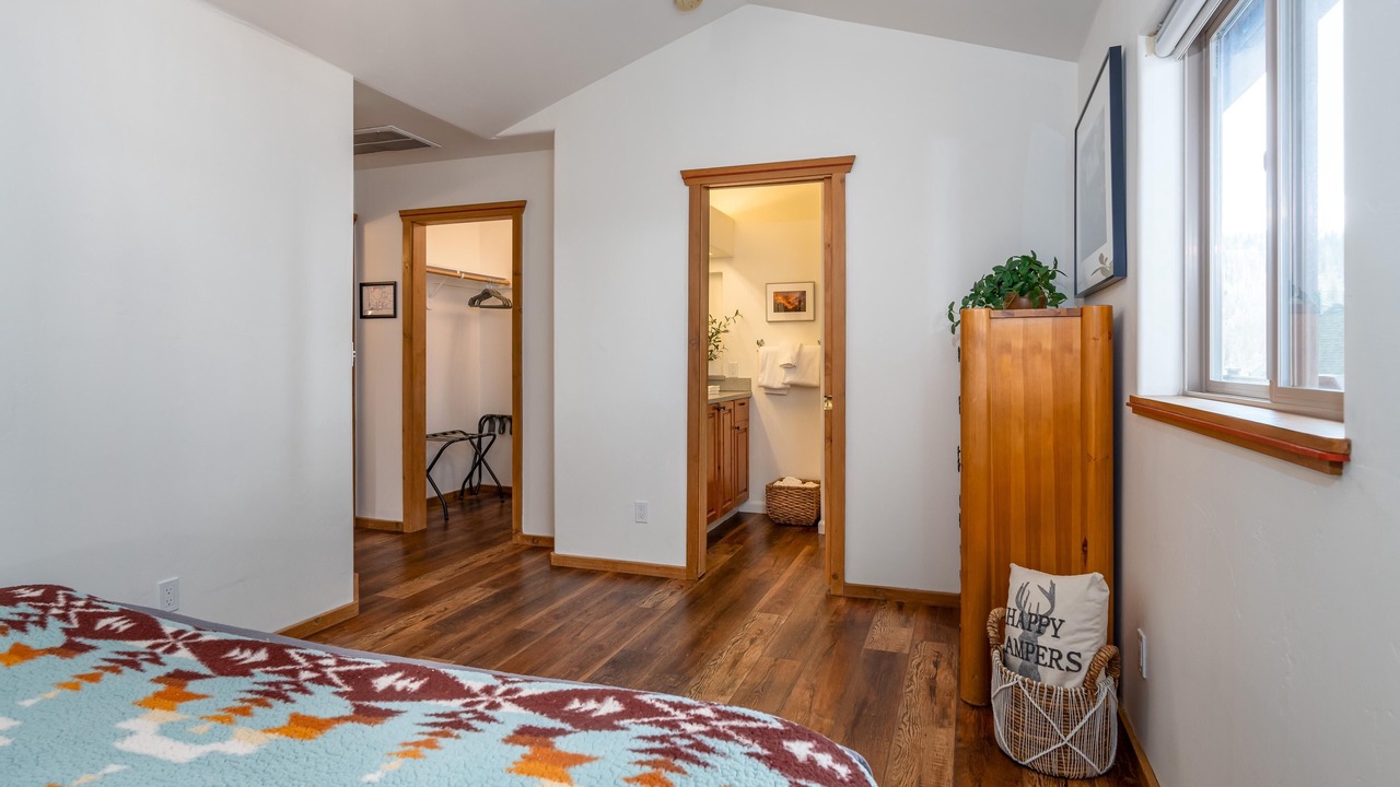 Photo of Bedroom in Yosemite National Park