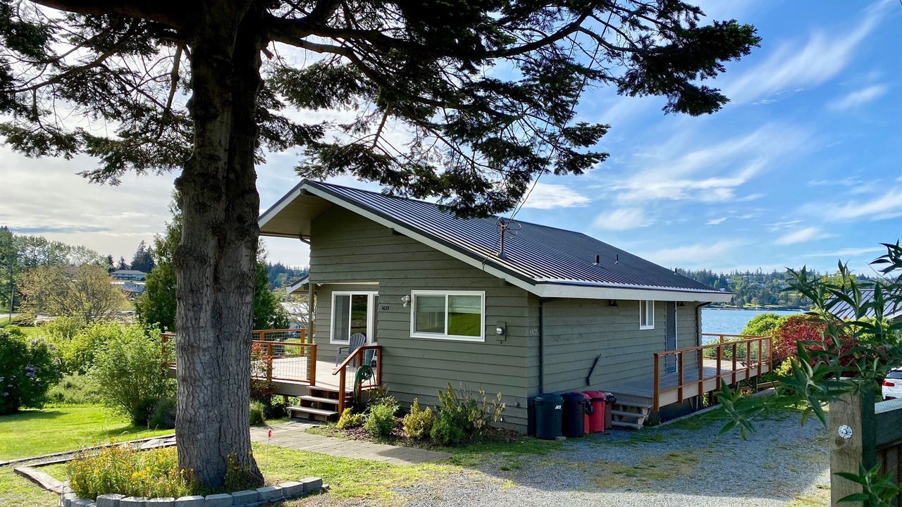 Photo of Others in Freeland