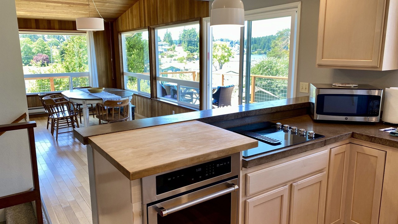 Photo of Others in Freeland