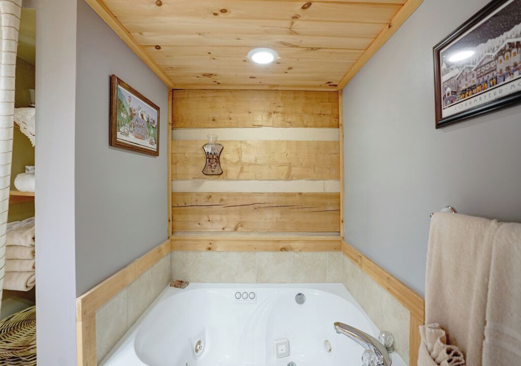 Photo of Bathroom in Seven Devils