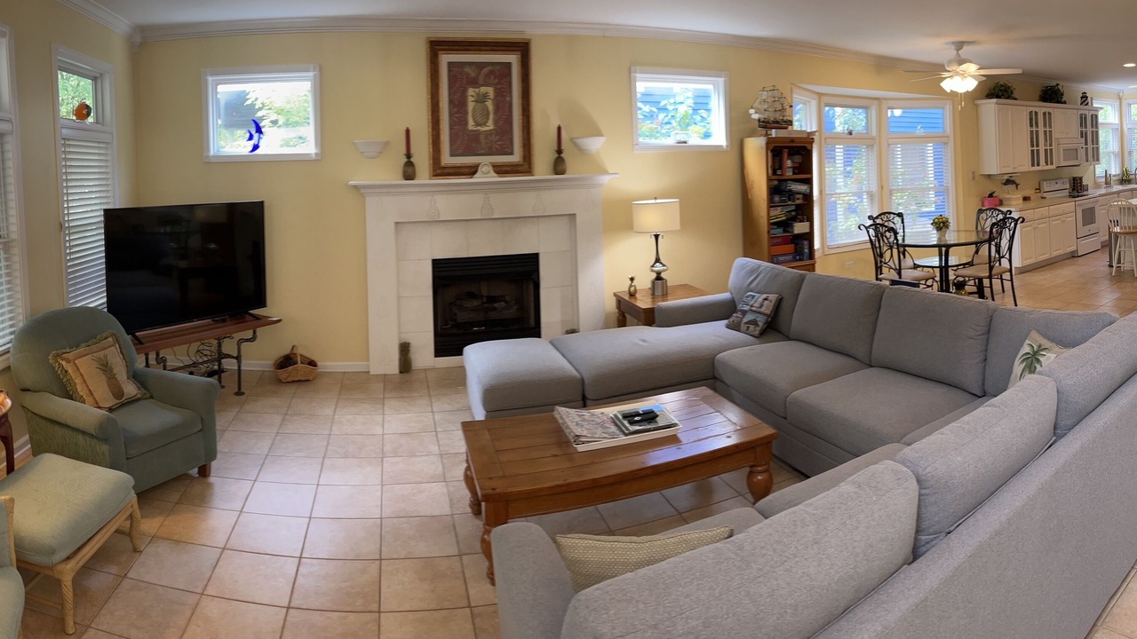 Photo of Livingroom in Michigan City