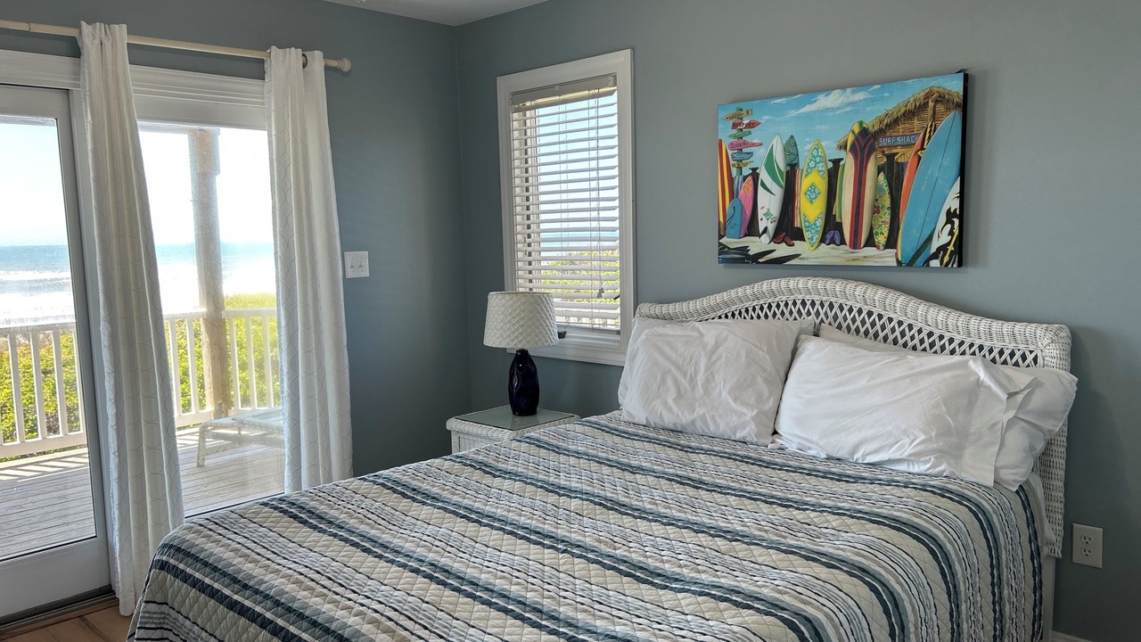 Photo of Bedroom in Pine Knoll Shores