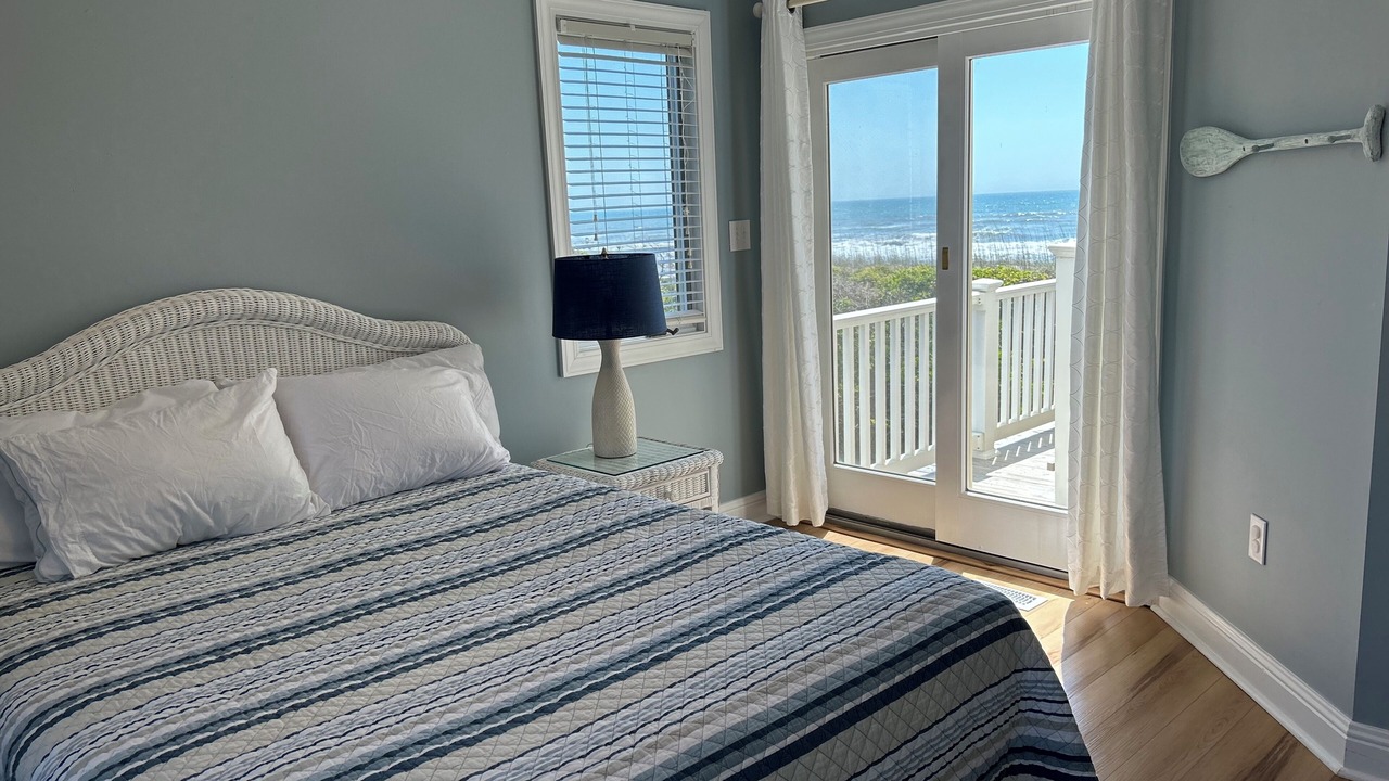 Photo of Bedroom in Pine Knoll Shores