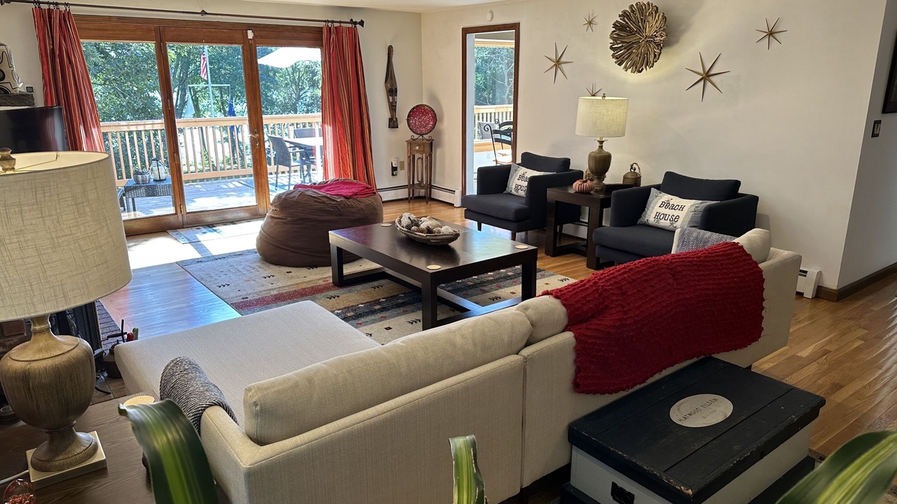 Photo of Livingroom in Cotuit