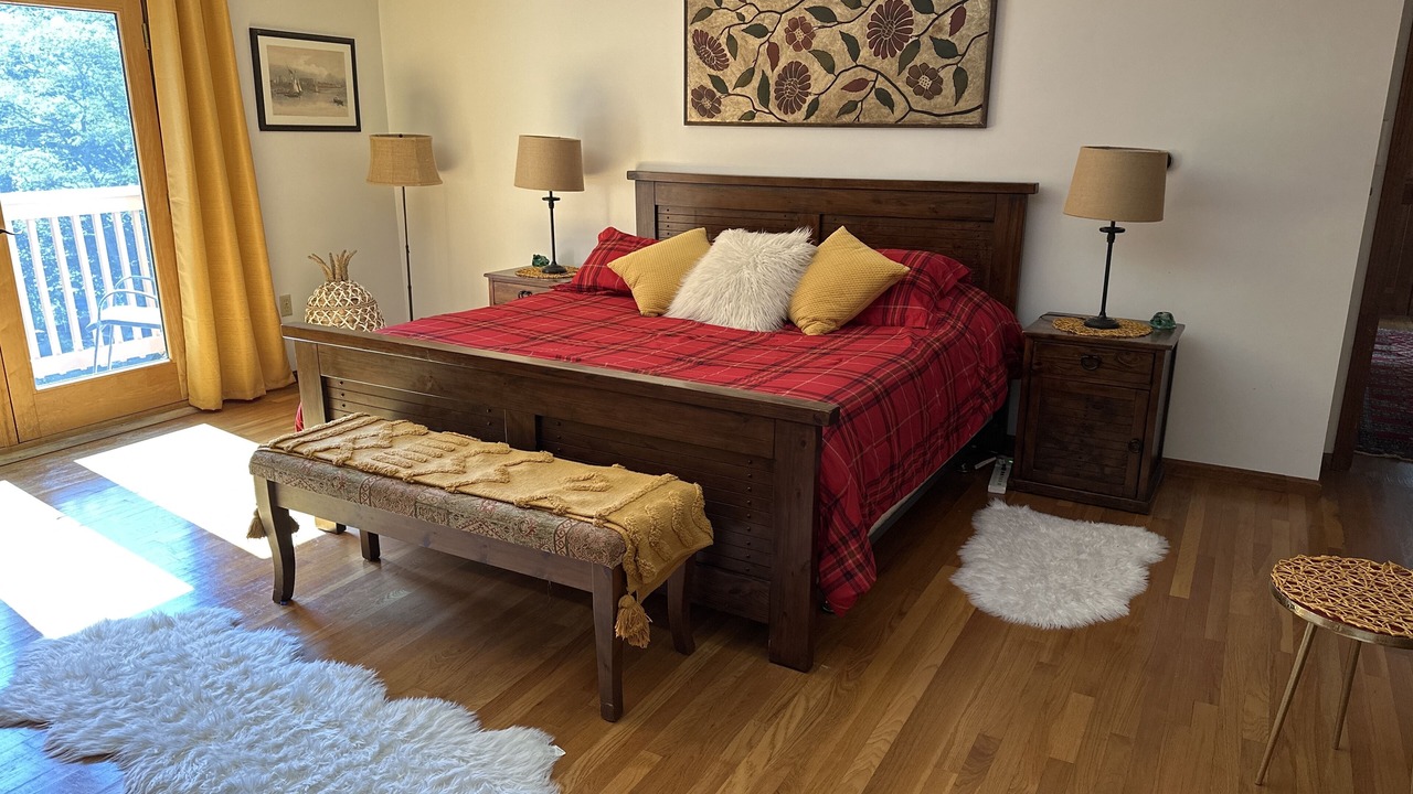 Photo of Bedroom in Cotuit