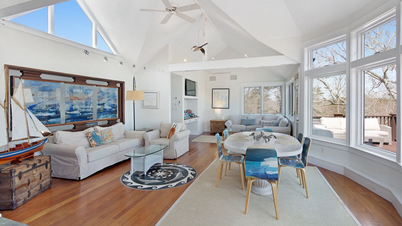 Photo of Livingroom in Edgartown