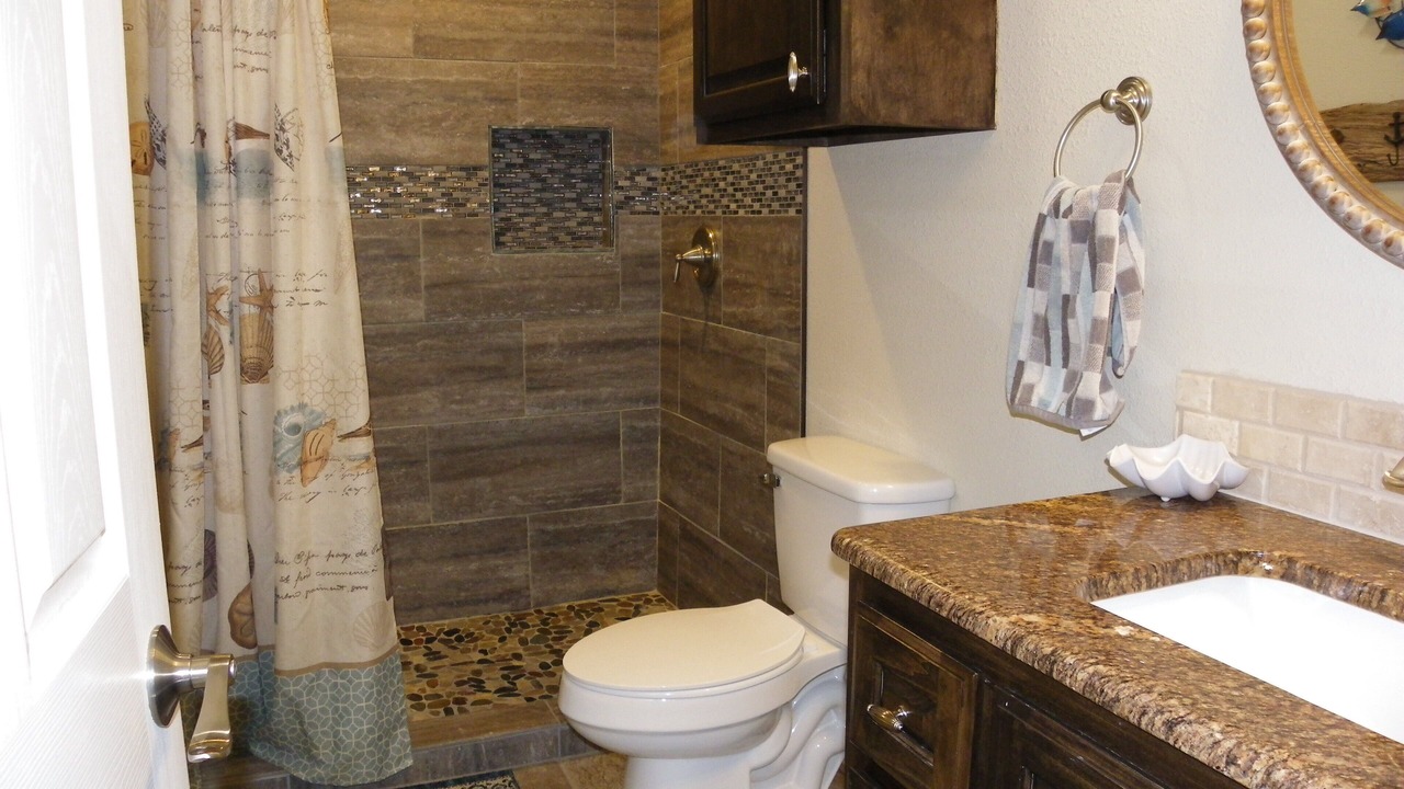 Photo of Bathroom in Port Lavaca