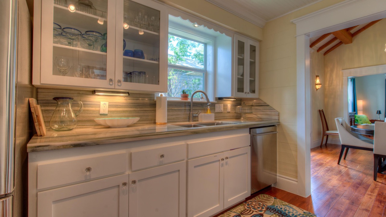 Photo of Kitchen in East Cesar Chavez
