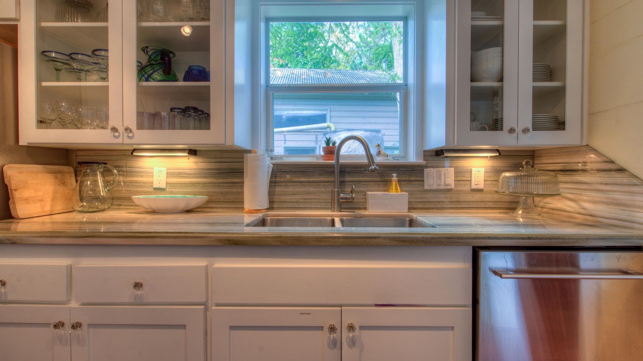 Photo of Kitchen in East Cesar Chavez