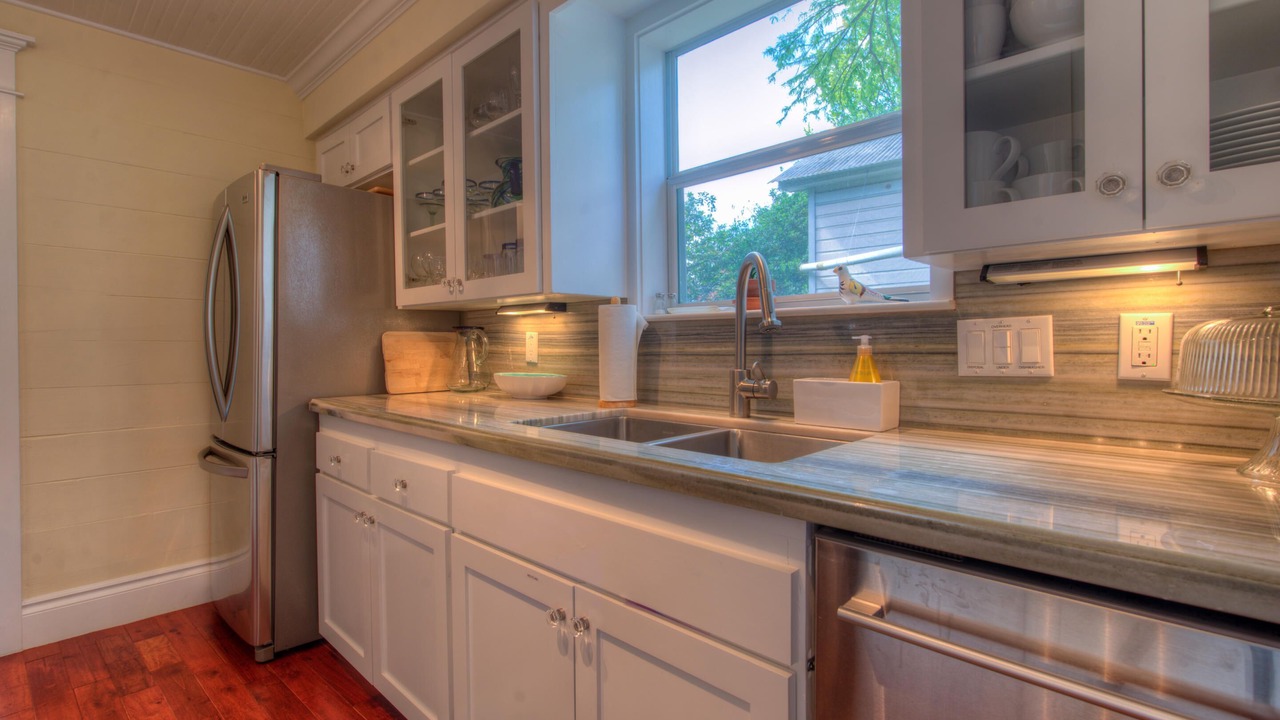 Photo of Kitchen in East Cesar Chavez