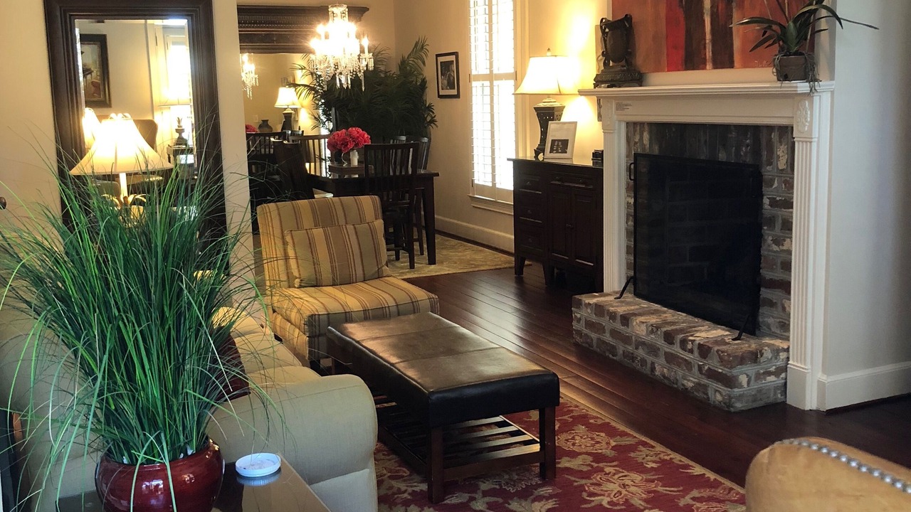 Photo of Livingroom in French Quarter