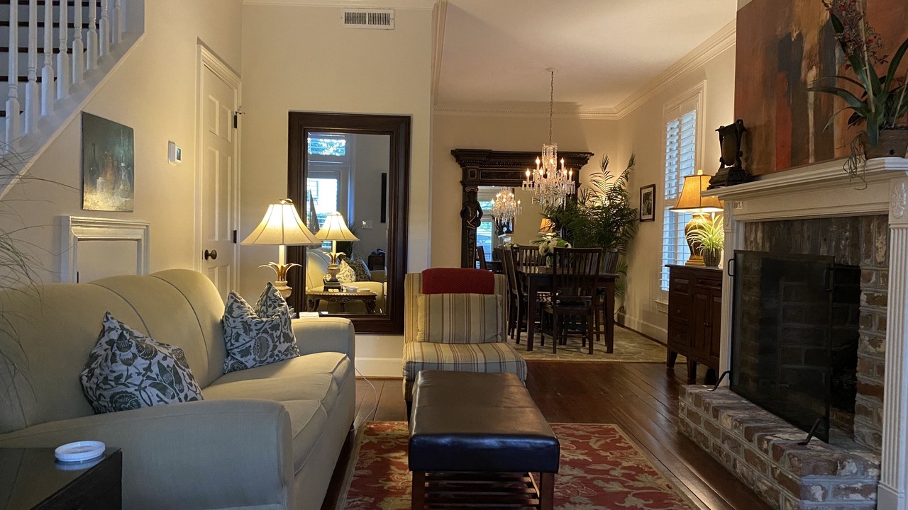 Photo of Livingroom in French Quarter