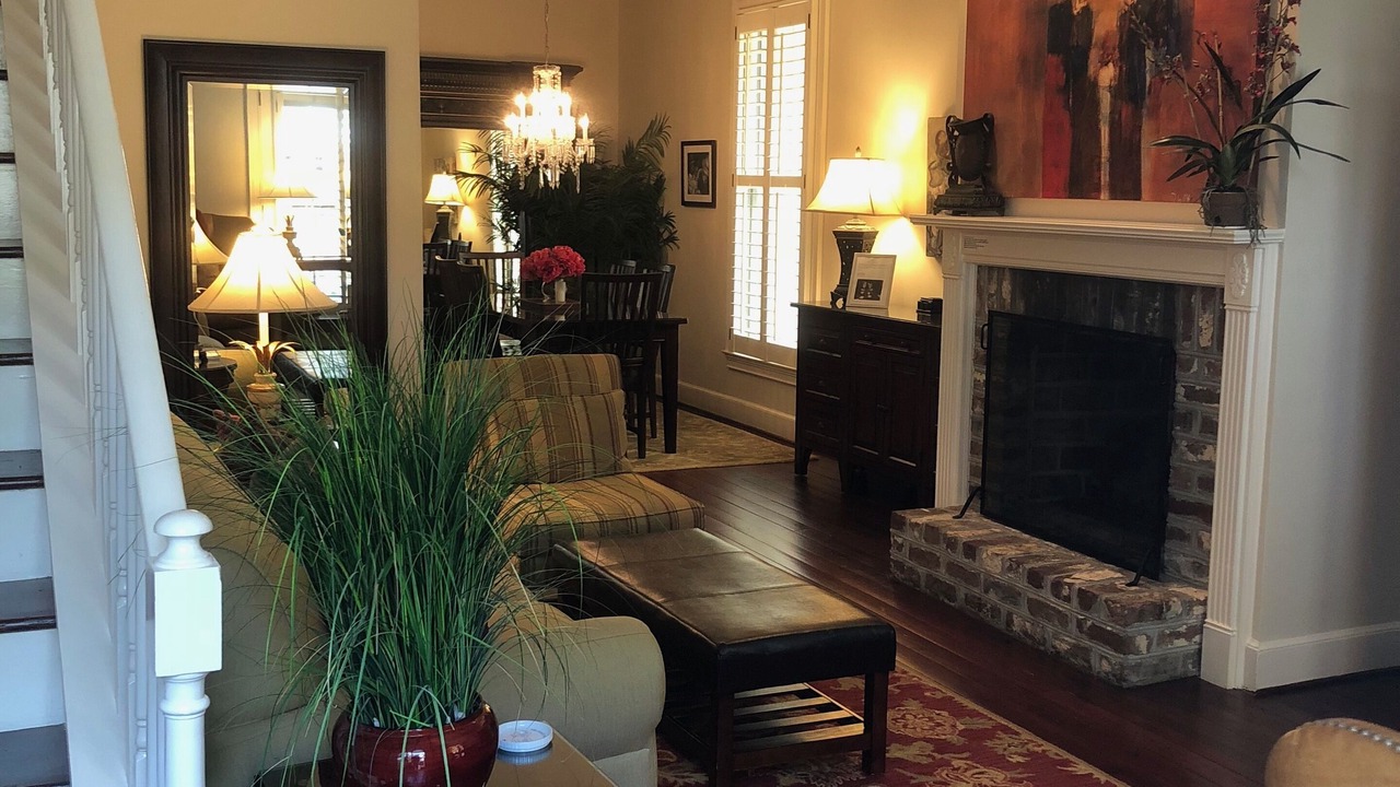 Photo of Livingroom in French Quarter