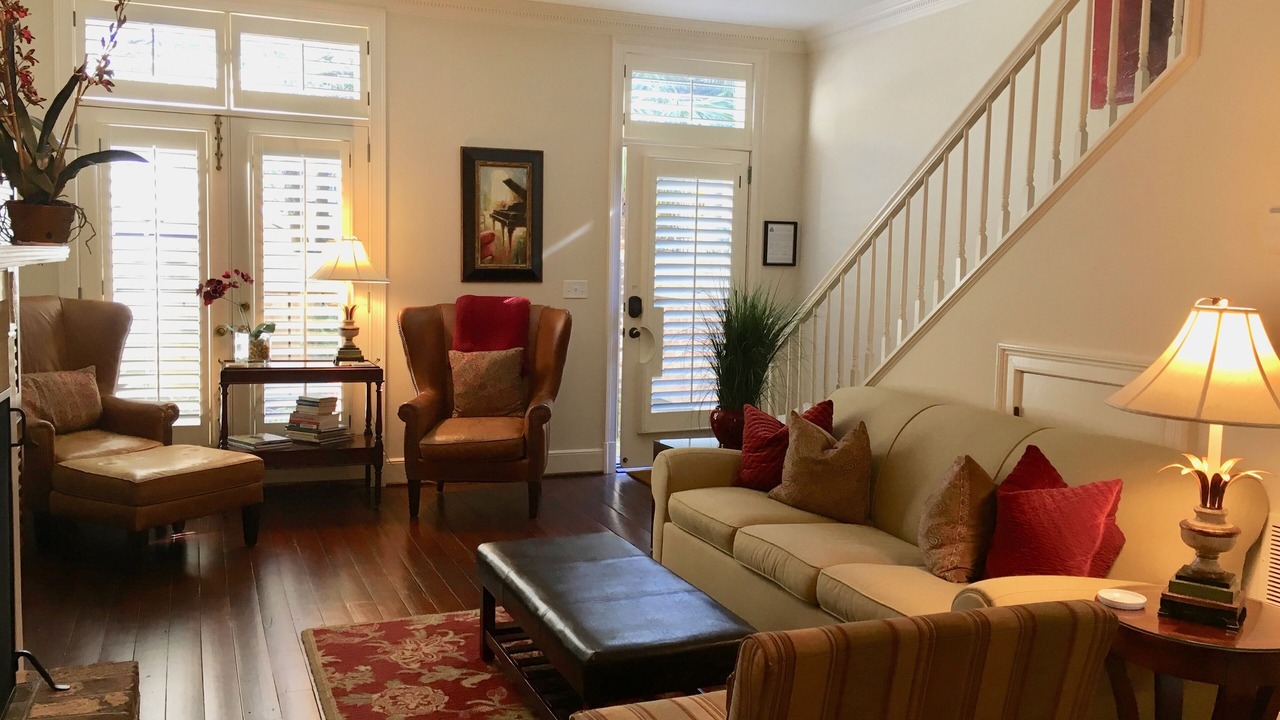 Photo of Livingroom in French Quarter