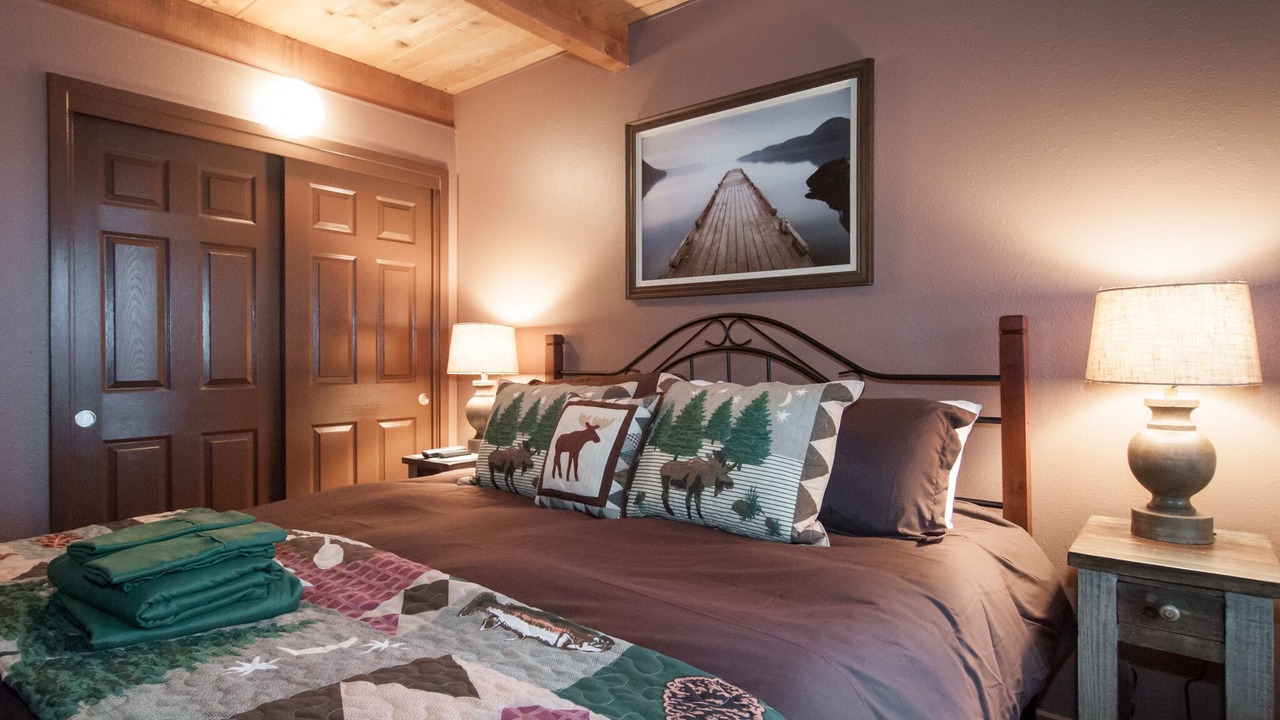 Photo of Bedroom in Lake Forest