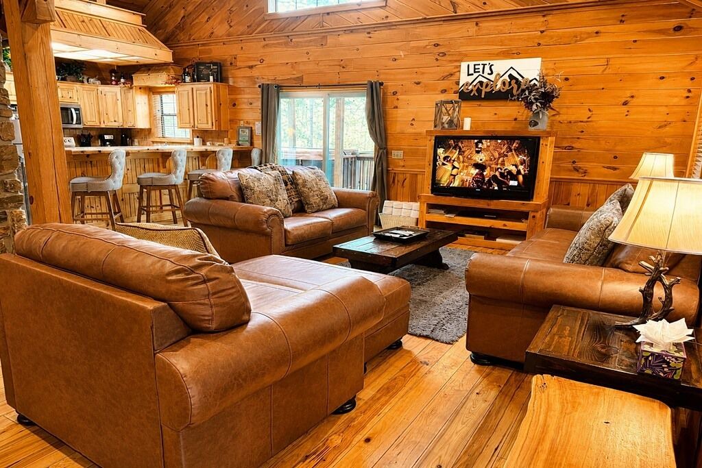 Photo of Livingroom in Broken Bow