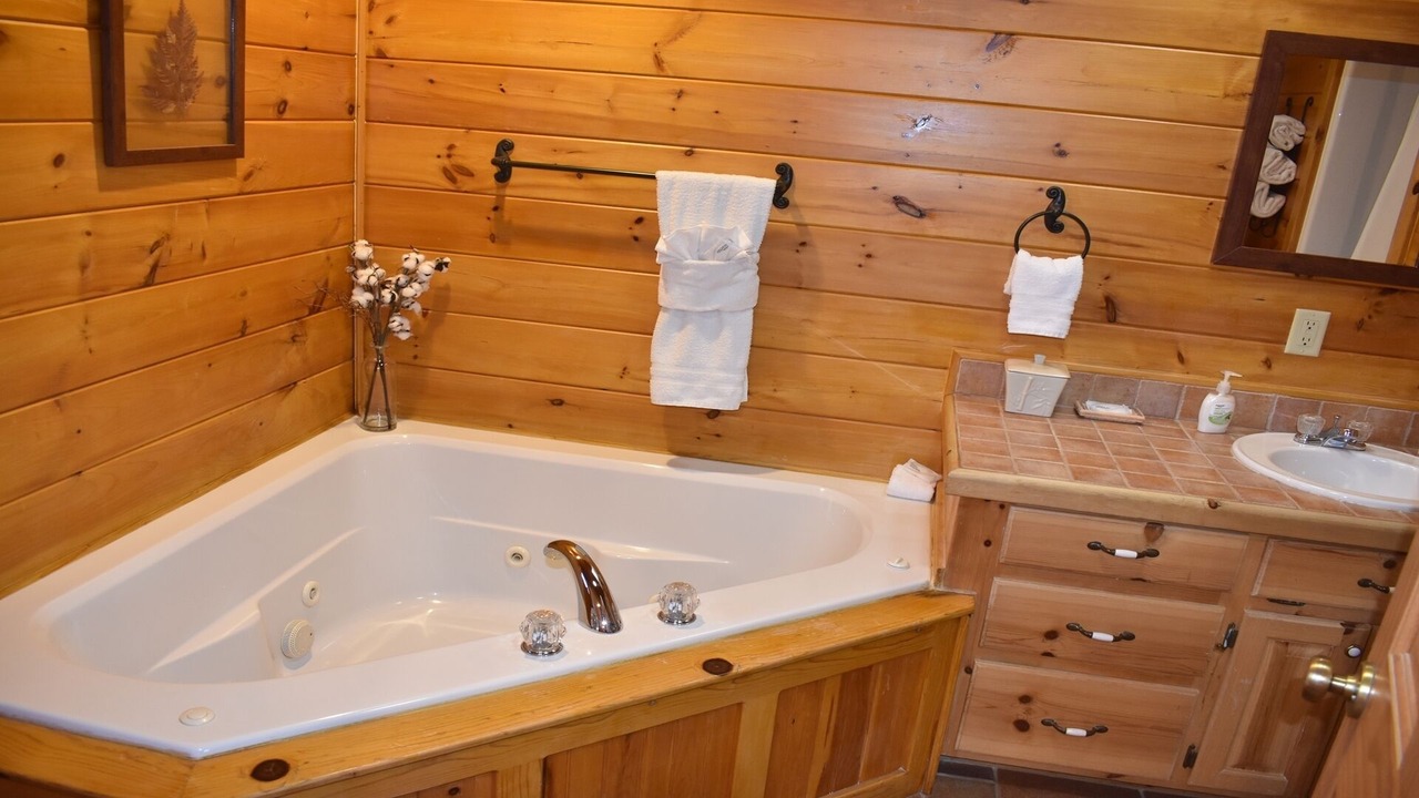 Photo of Bathroom in Broken Bow