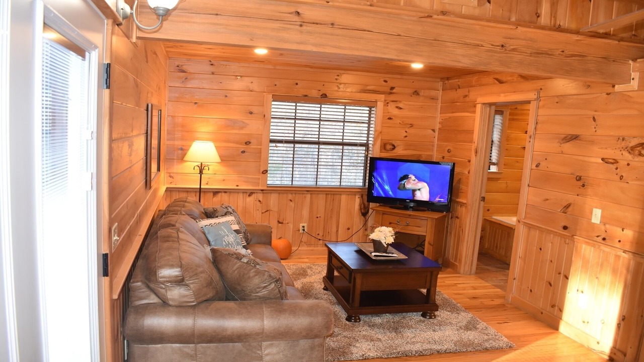 Photo of Livingroom in Broken Bow