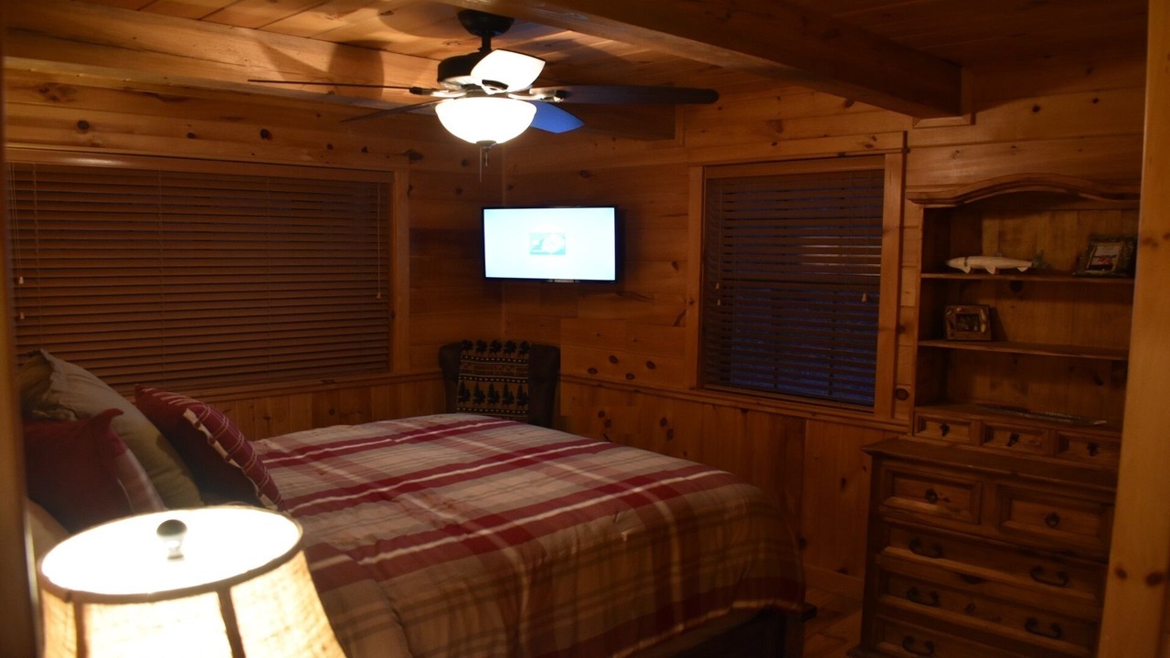 Photo of Bedroom in Broken Bow