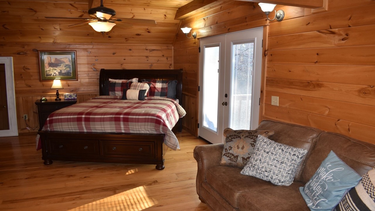 Photo of Bedroom in Broken Bow