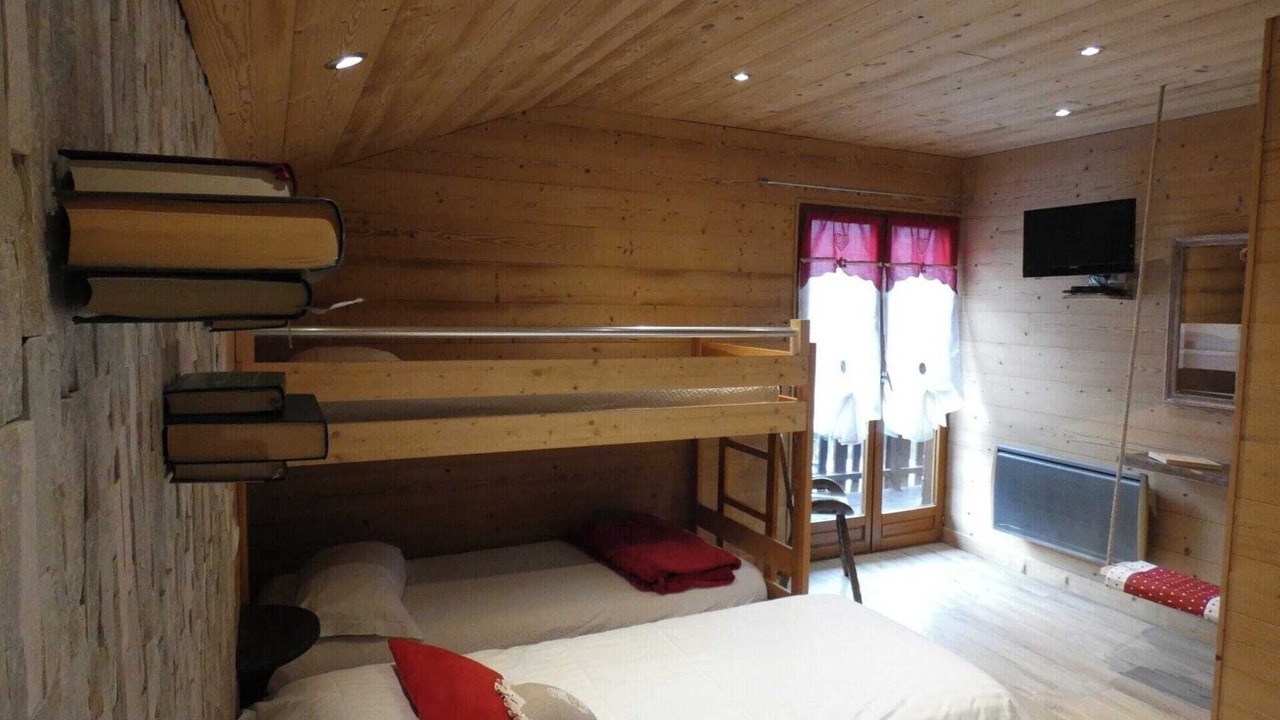 Photo of Bedroom in Thones
