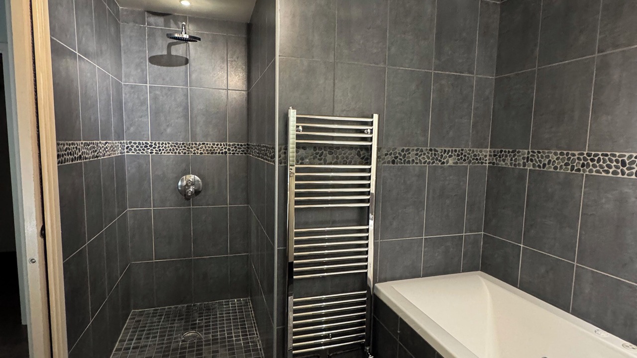 Photo of Bathroom in Saint-Martin-aux-Chartrains