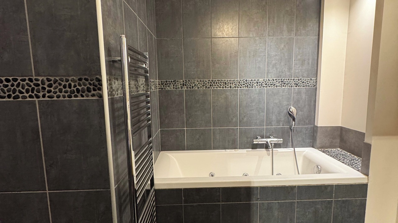 Photo of Bathroom in Saint-Martin-aux-Chartrains